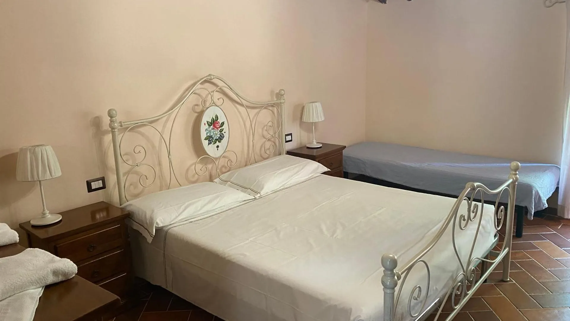 Ferienwohnung Rosa Di Maggio Pari